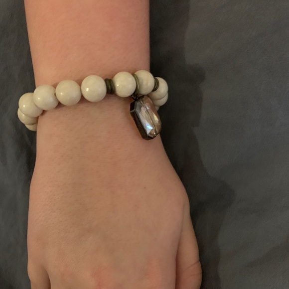 Elastic white  stone bracelet with crystal - Picture 3 of 3